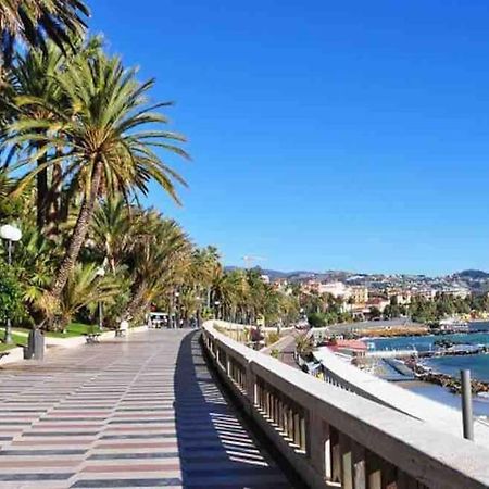 Appartamento Incantevole In Piazza Bresca, San Remo Buitenkant foto